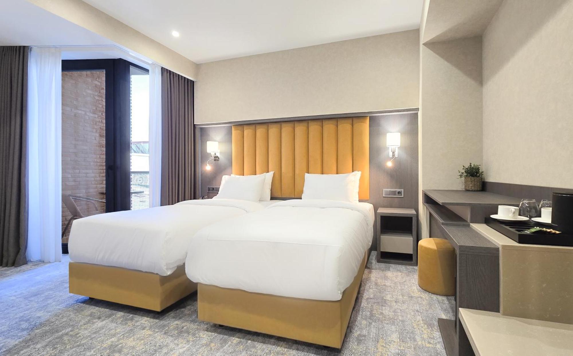 Griffin Hotel Тбилиси Экстерьер фото