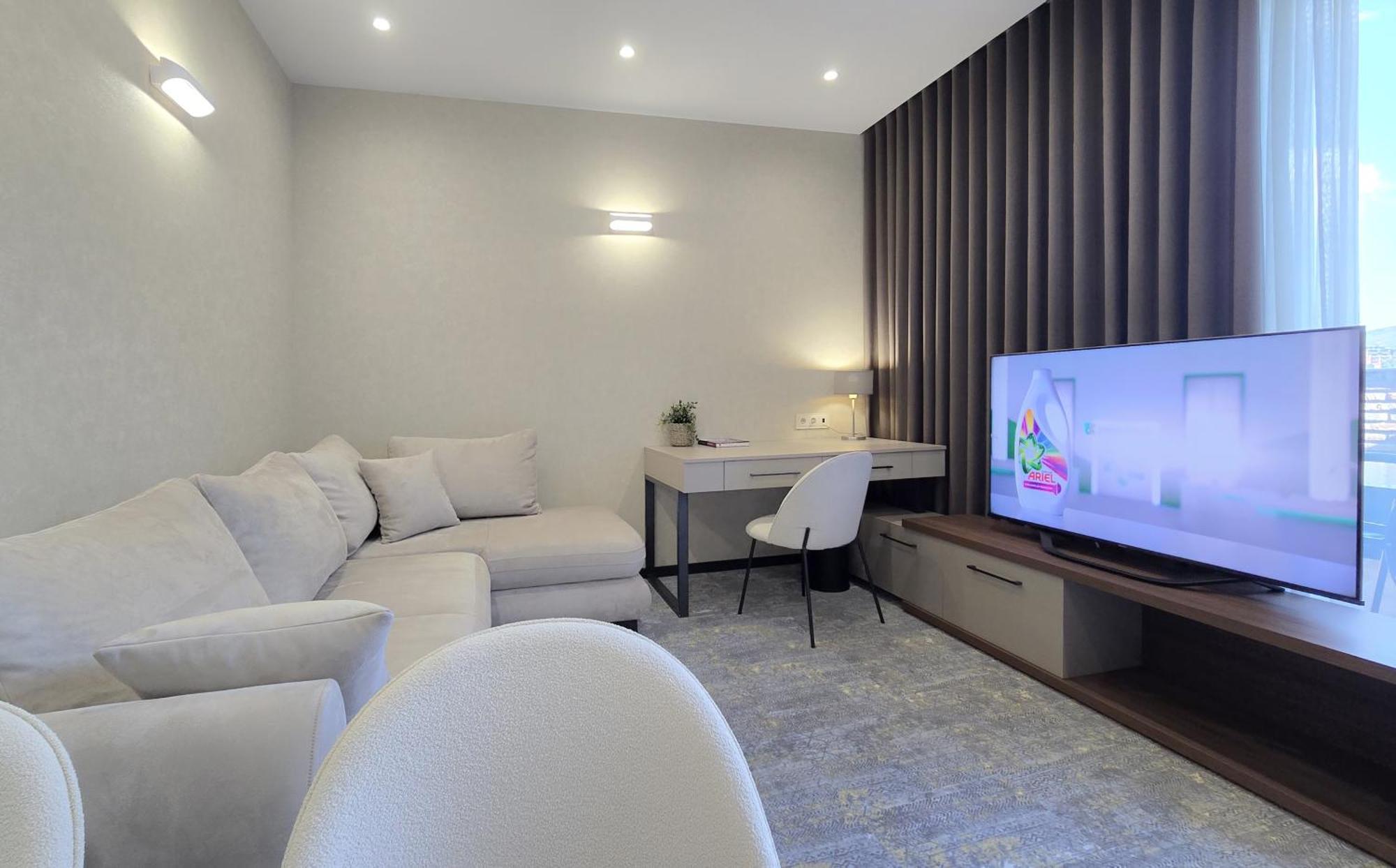 Griffin Hotel Тбилиси Экстерьер фото