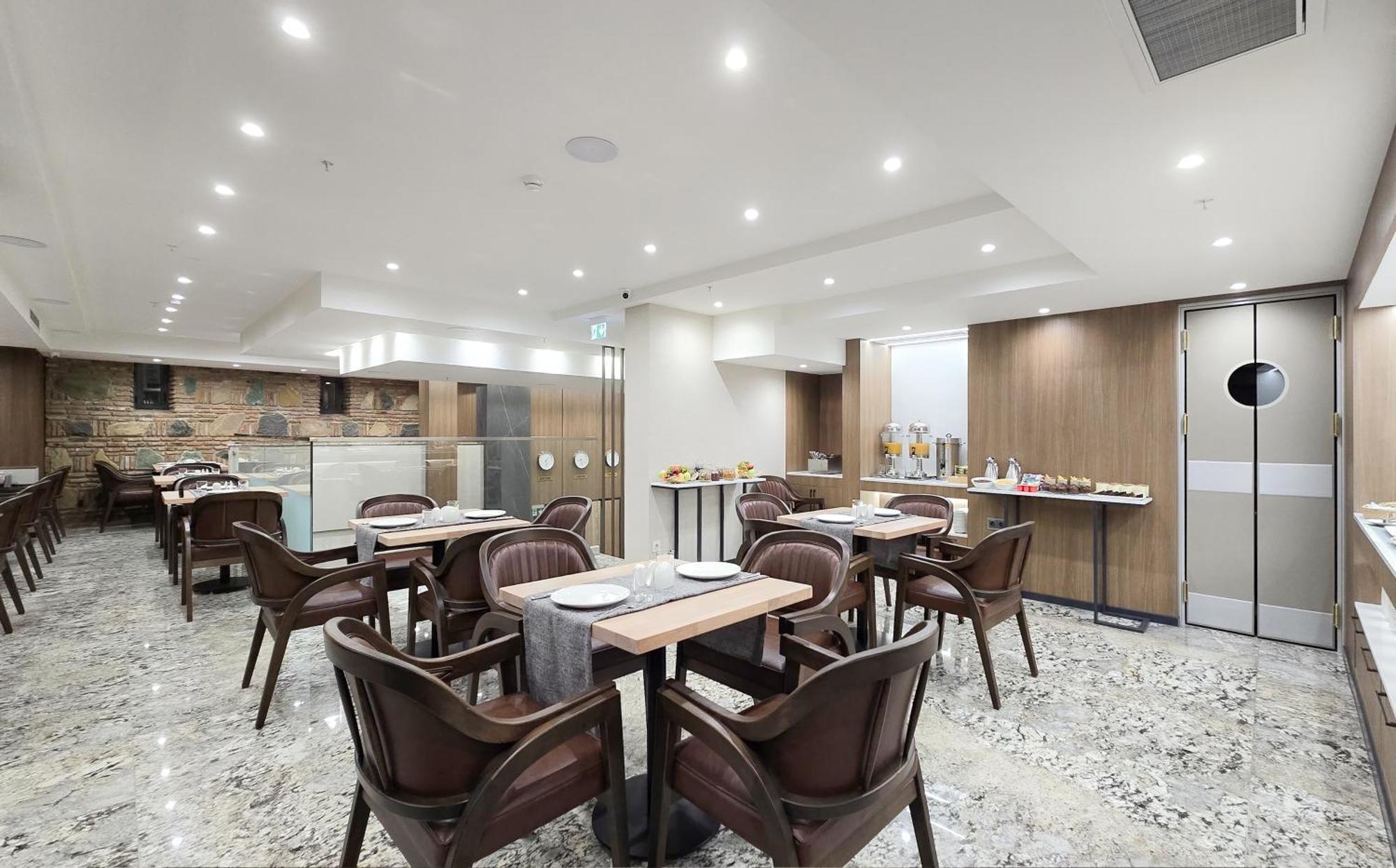 Griffin Hotel Тбилиси Экстерьер фото
